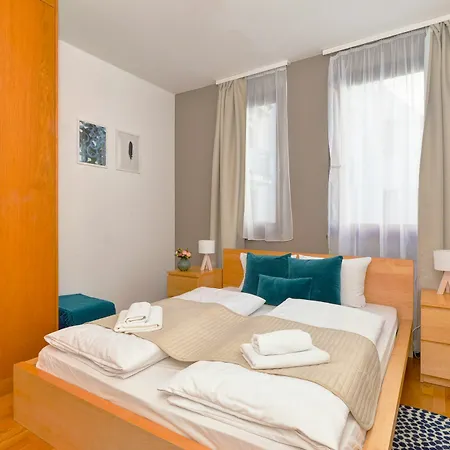 Apartment Passage *