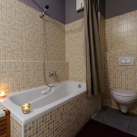 Apartment Passage *